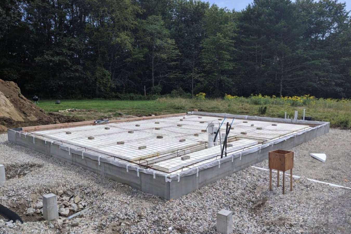 Slab foundation building